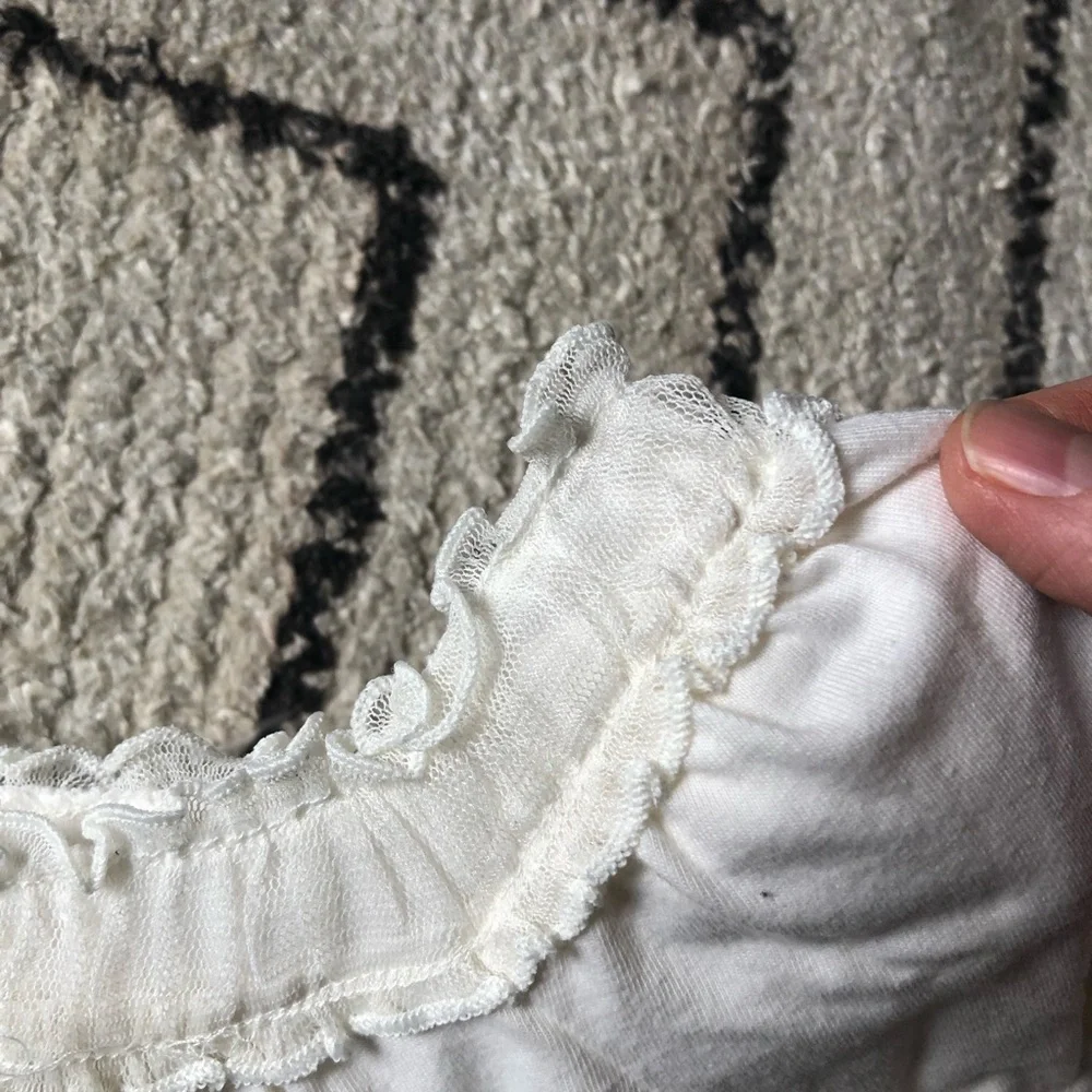 Baby Gap girls top with lace trim